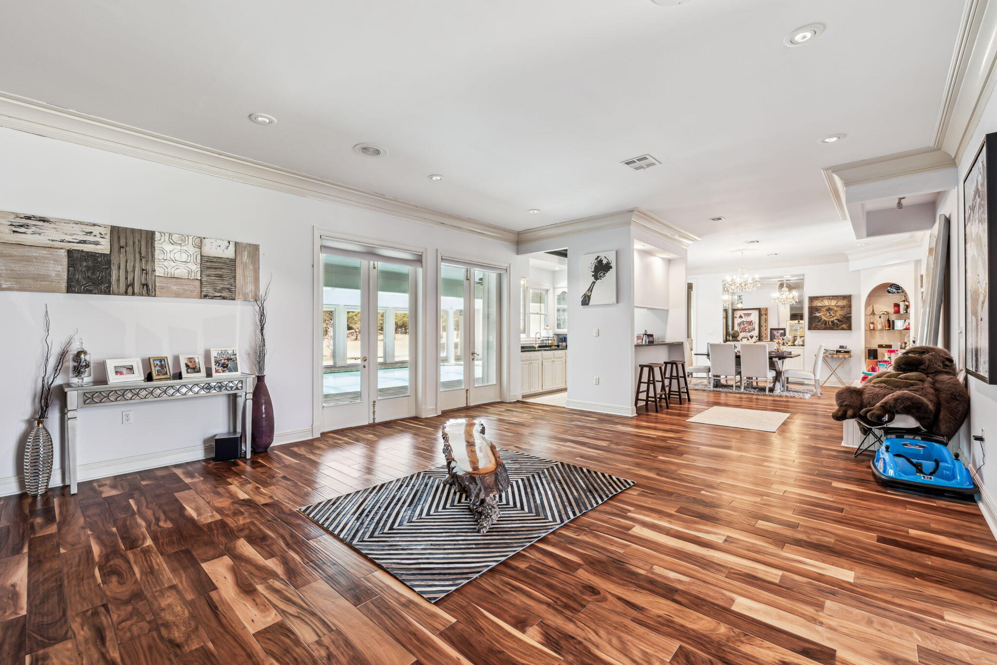 8 Weekewachee Circle Destin, FL 32541 - Photo 13 of 33 a living room with furniture and wooden floor