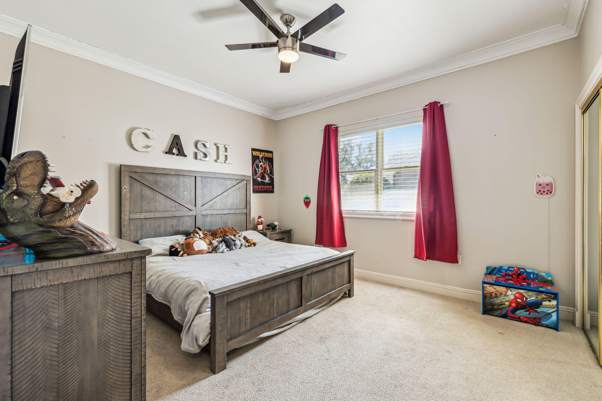 8 Weekewachee Circle Destin, FL 32541 - Photo 25 of 33 a bedroom with a bed and a chandelier