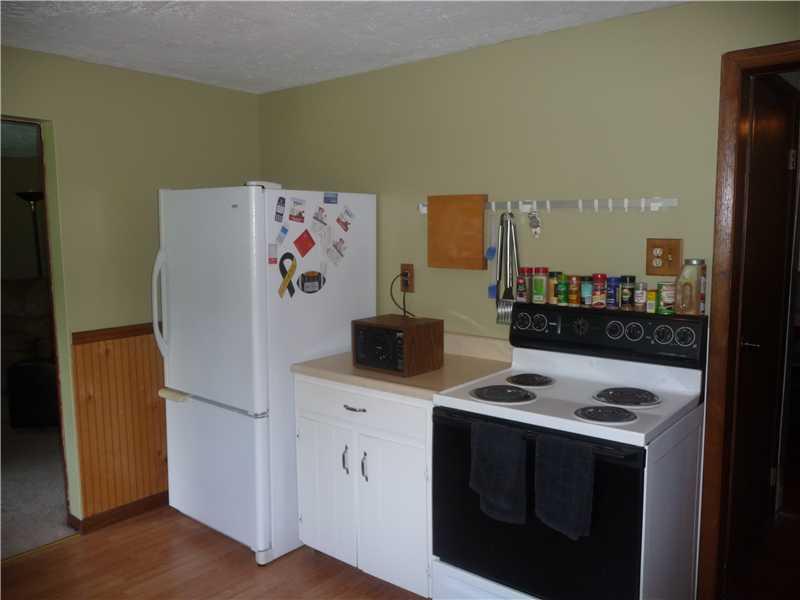 2958 Longview Road Hermitage, PA 16148 - Photo 4 of 12 Kitchen.