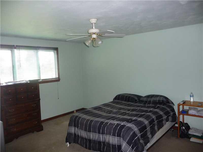 2958 Longview Road Hermitage, PA 16148 - Photo 6 of 12 Bedroom.