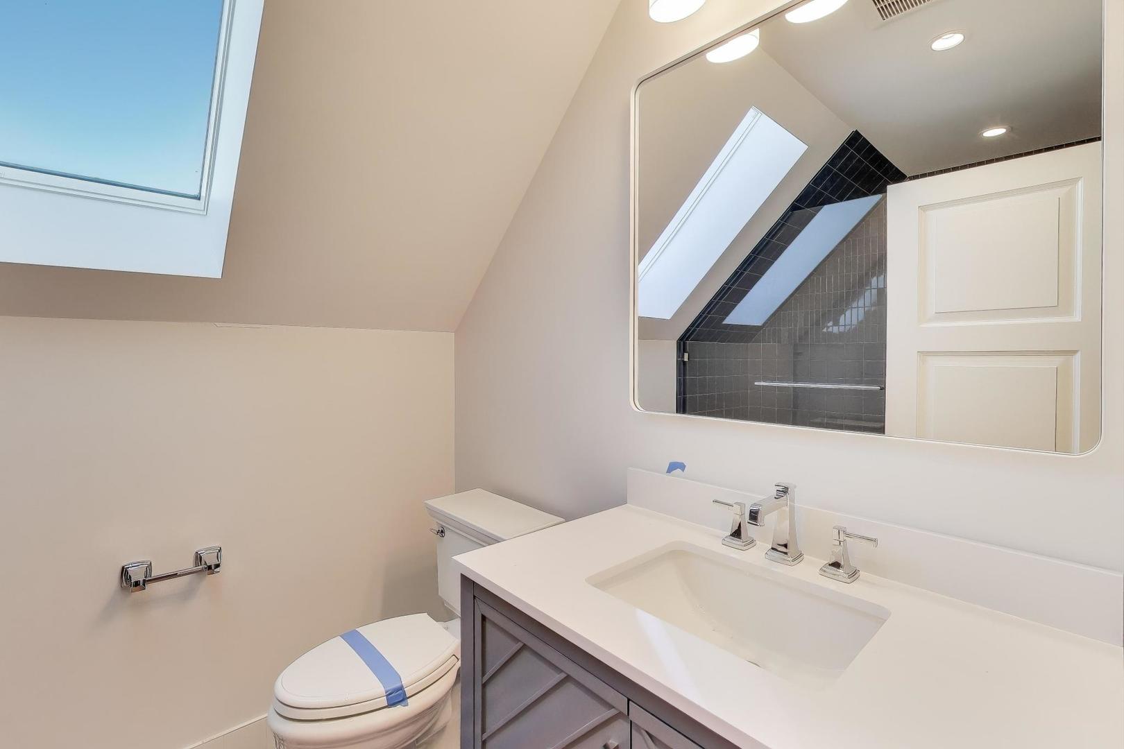 3902 North Hamilton Avenue Chicago, IL 60618 - Photo 36 of 49