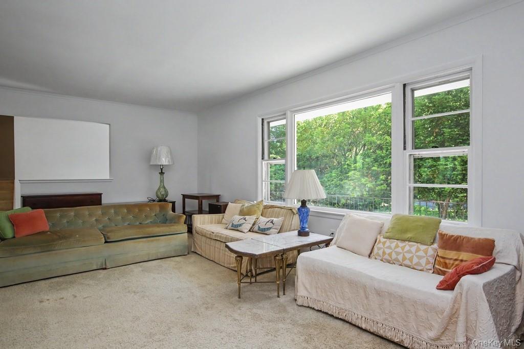 10 Lakeview Road Ossining, NY 10562 - Photo 13 of 38 Living Room has picture window