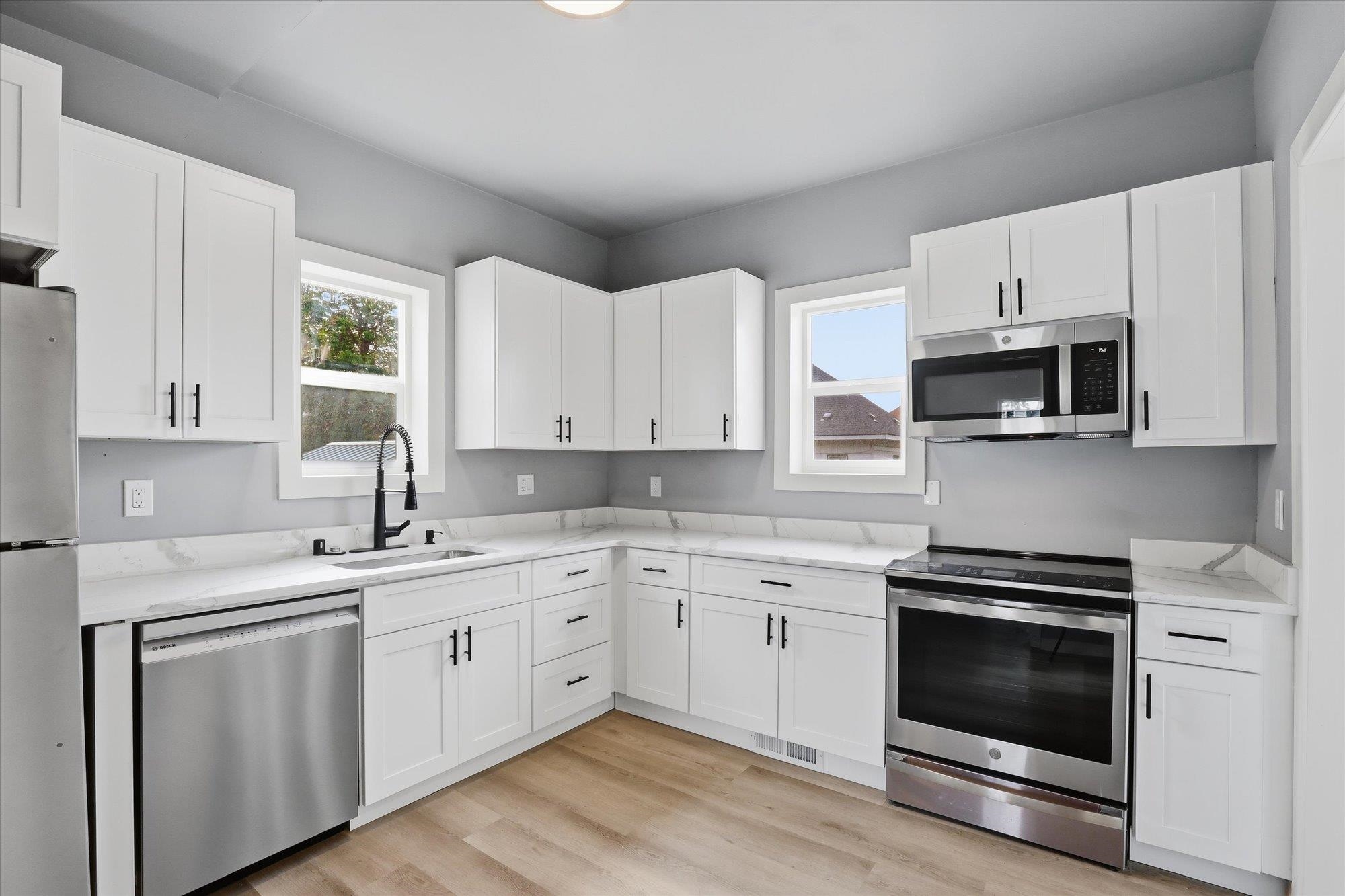 2811 North Lincoln Street Spokane, WA 99205 - Photo 5 of 25