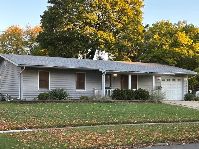 $385,000 | 10 Briar Lane, Geneva, IL 60134