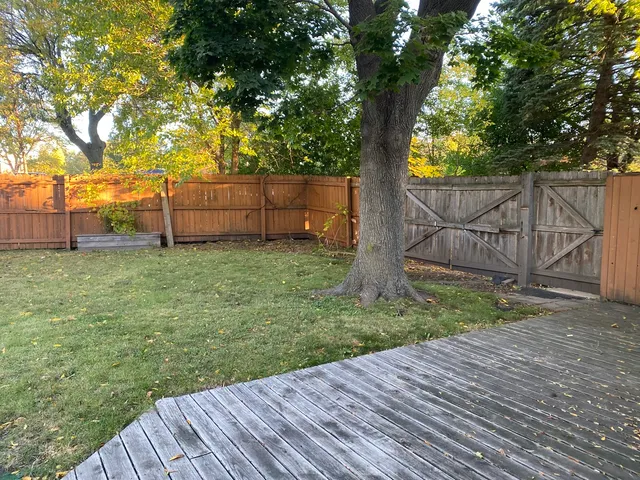 $385,000 | 10 Briar Lane, Geneva, IL 60134