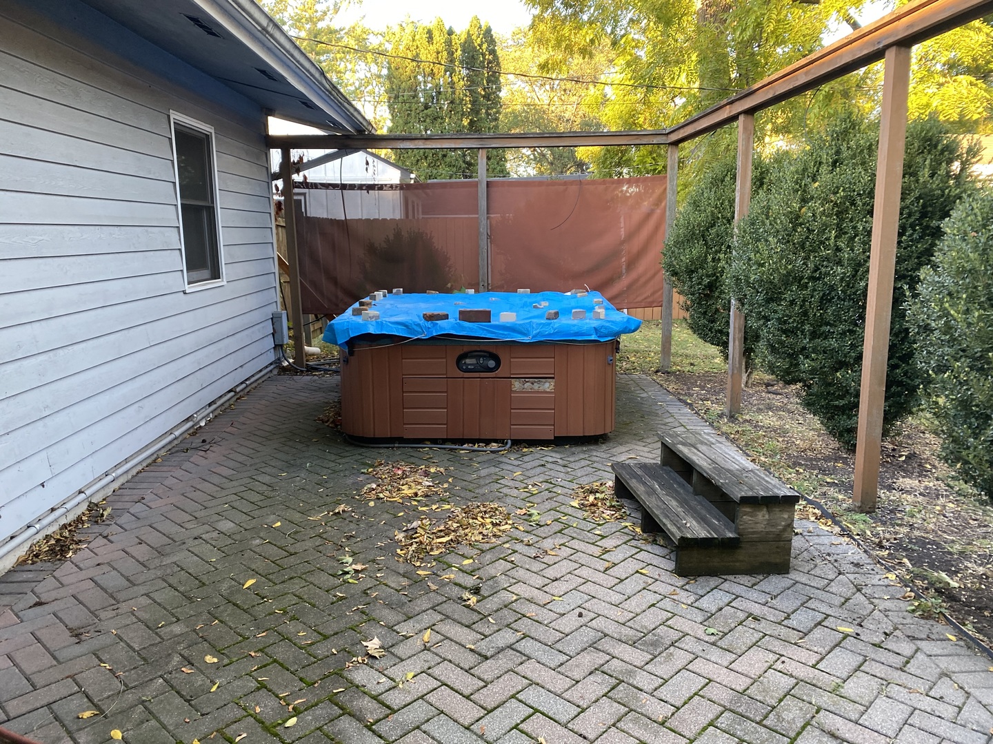 10 Briar Lane Geneva, IL 60134 - Photo 24 of 35 a view of outdoor space with sitting area
