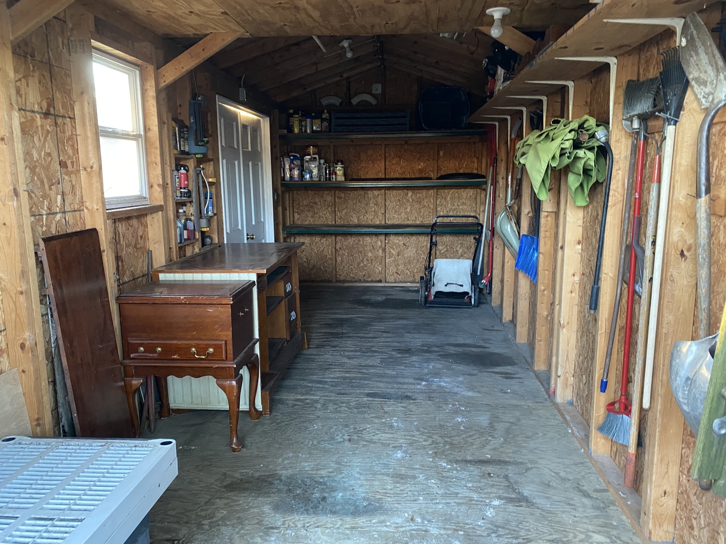10 Briar Lane Geneva, IL 60134 - Photo 28 of 35 a view of a chairs in a room