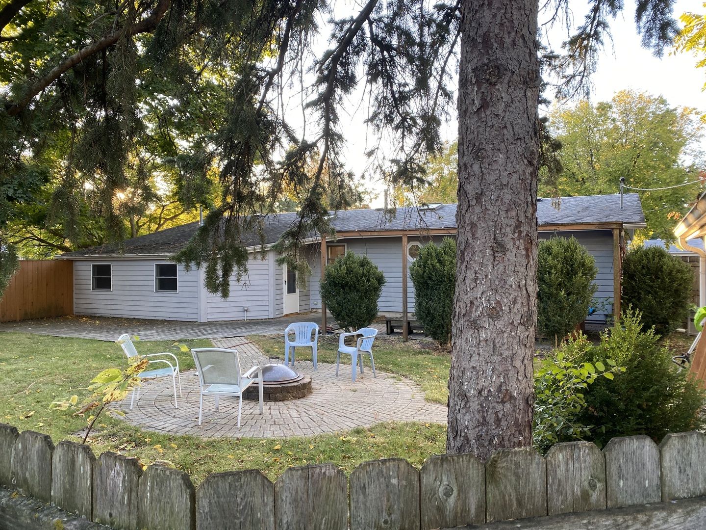 10 Briar Lane Geneva, IL 60134 - Photo 30 of 35 a view of a house with backyard and sitting area