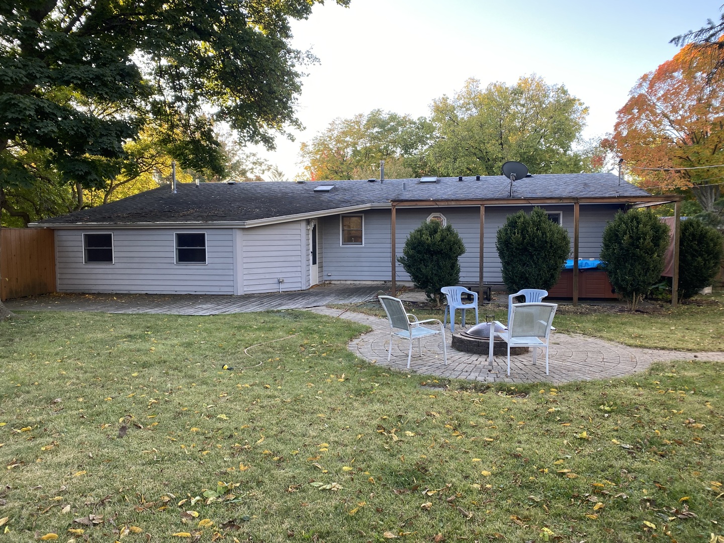 10 Briar Lane Geneva, IL 60134 - Photo 35 of 35 a front view of house with yard and seating area