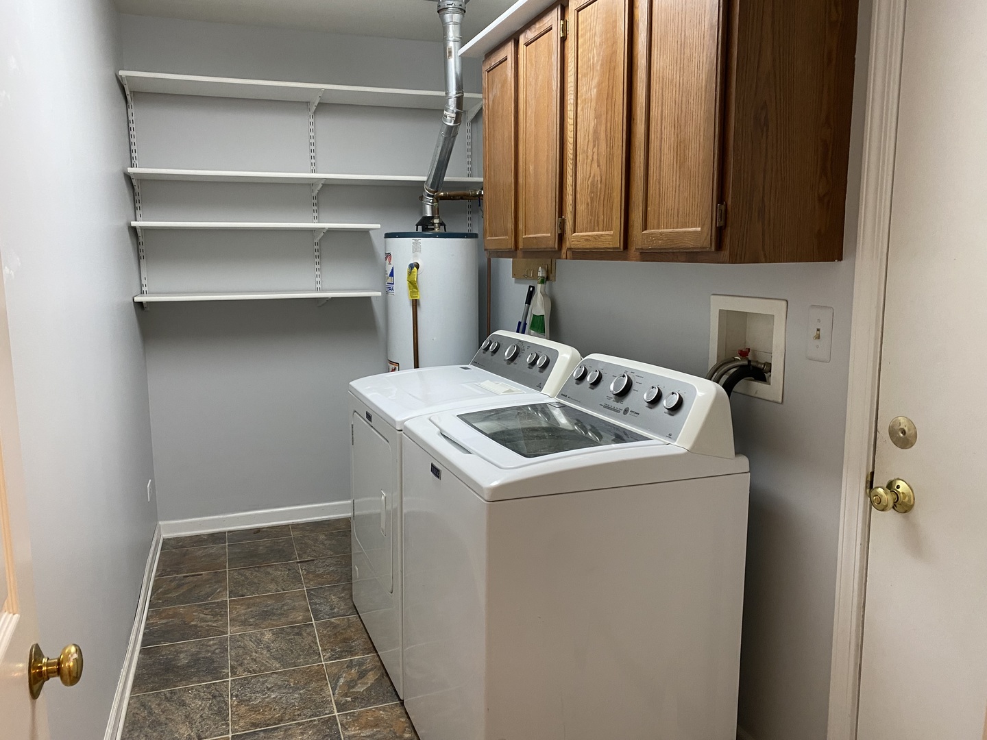 10 Briar Lane Geneva, IL 60134 - Photo 10 of 35 a utility room with dryer and washer