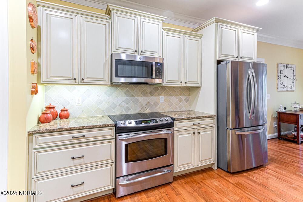 157 Longleaf Drive West End, NC 27376 - Photo 8 of 58 Kitchen