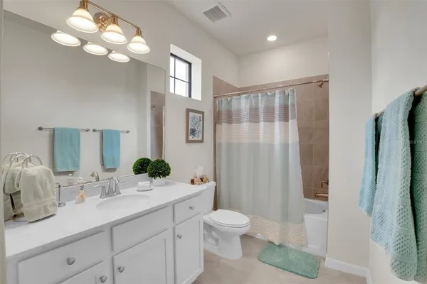 $2,400 | 10042 Crooked Creek Drive, Unit 203, Venice, FL 34293