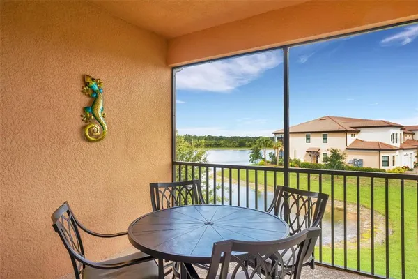 $2,400 | 10042 Crooked Creek Drive, Unit 203, Venice, FL 34293