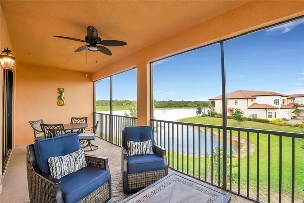 $2,400 | 10042 Crooked Creek Drive, Unit 203, Venice, FL 34293