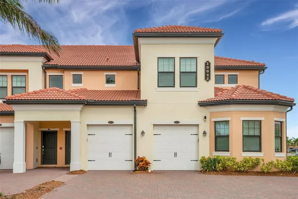 $2,400 | 10042 Crooked Creek Drive, Unit 203, Venice, FL 34293