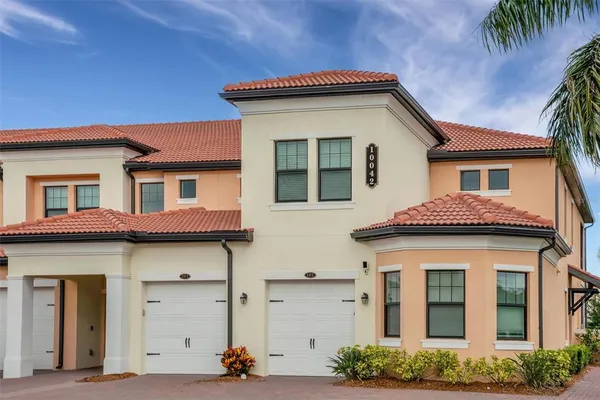 $2,400 | 10042 Crooked Creek Drive, Unit 203, Venice, FL 34293