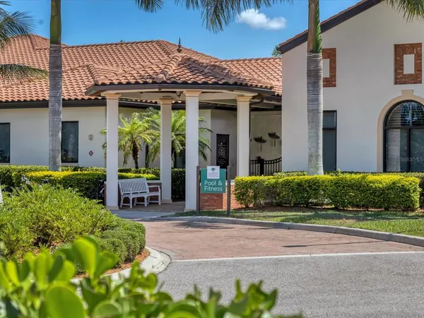 $2,350 | 10042 Crooked Creek Drive, Unit 203, Venice, FL 34293