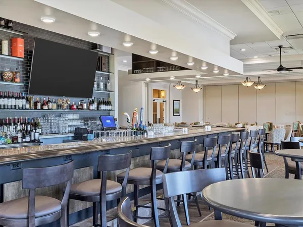 $2,350 | 10042 Crooked Creek Drive, Unit 203, Venice, FL 34293