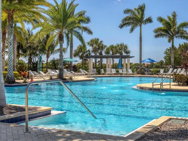 $2,400 | 10042 Crooked Creek Drive, Unit 203, Venice, FL 34293