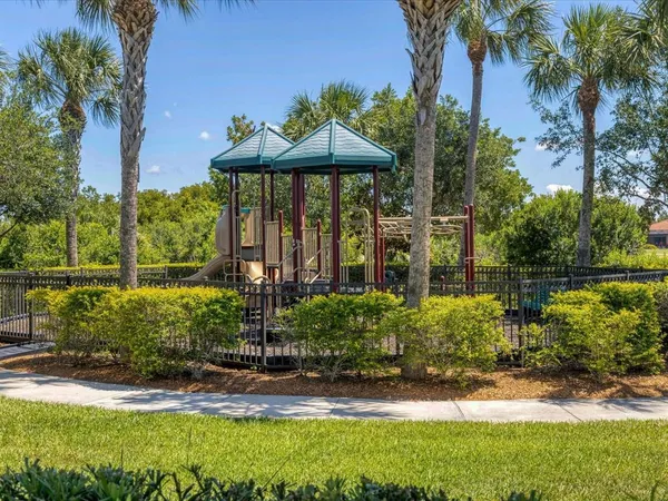 $2,400 | 10042 Crooked Creek Drive, Unit 203, Venice, FL 34293