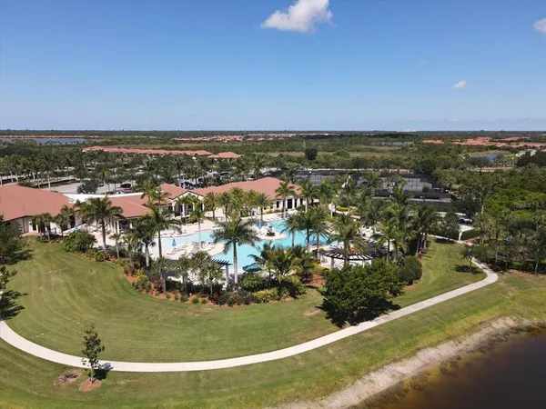 $2,350 | 10042 Crooked Creek Drive, Unit 203, Venice, FL 34293