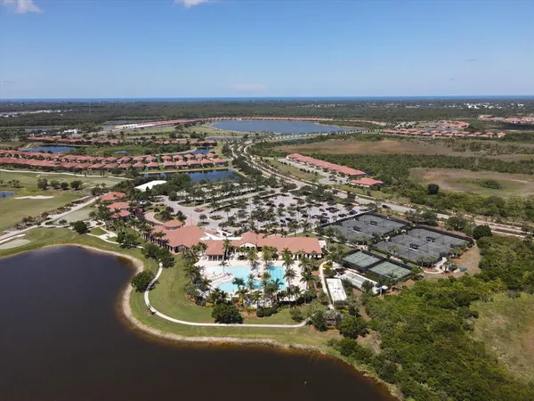 $2,400 | 10042 Crooked Creek Drive, Unit 203, Venice, FL 34293