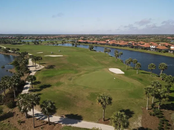 $2,400 | 10042 Crooked Creek Drive, Unit 203, Venice, FL 34293