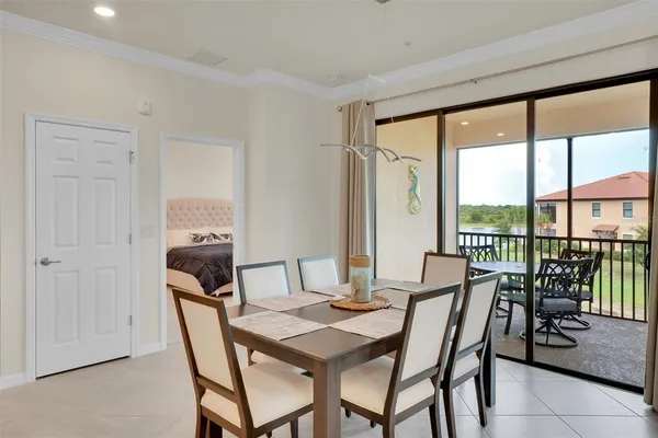 $2,400 | 10042 Crooked Creek Drive, Unit 203, Venice, FL 34293