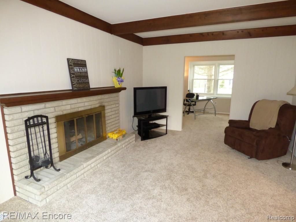 16060 Riverside Street Livonia, MI 48154 - Photo 10 of 23 Gallery Image 10