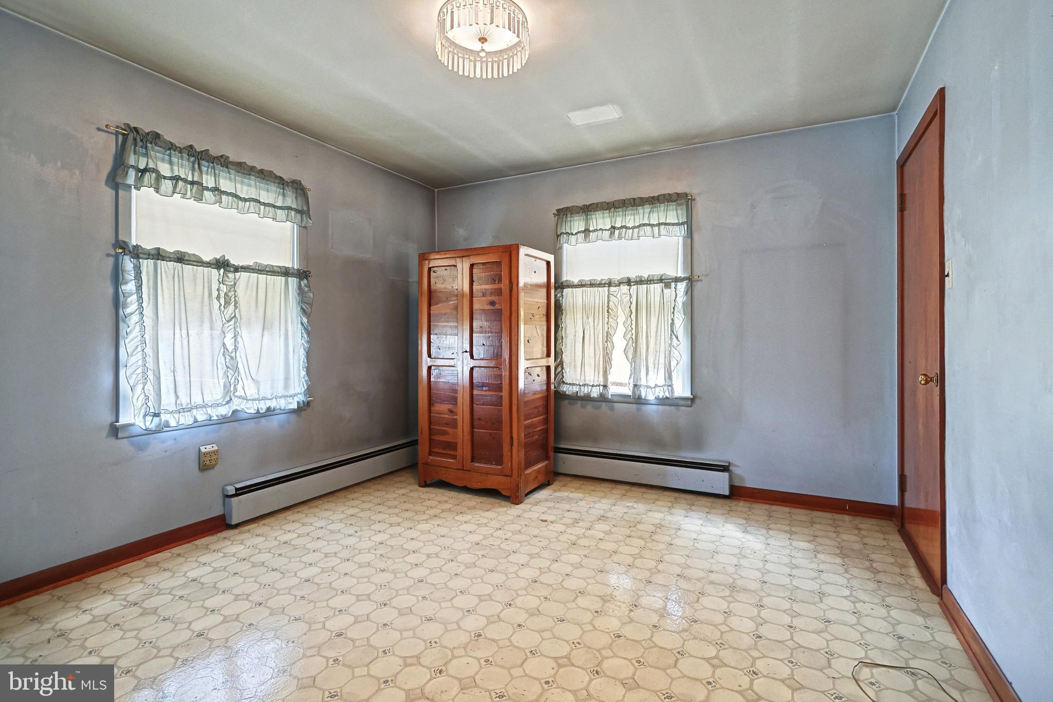 2334 Grantley Road York, PA 17403 - Photo 15 of 36