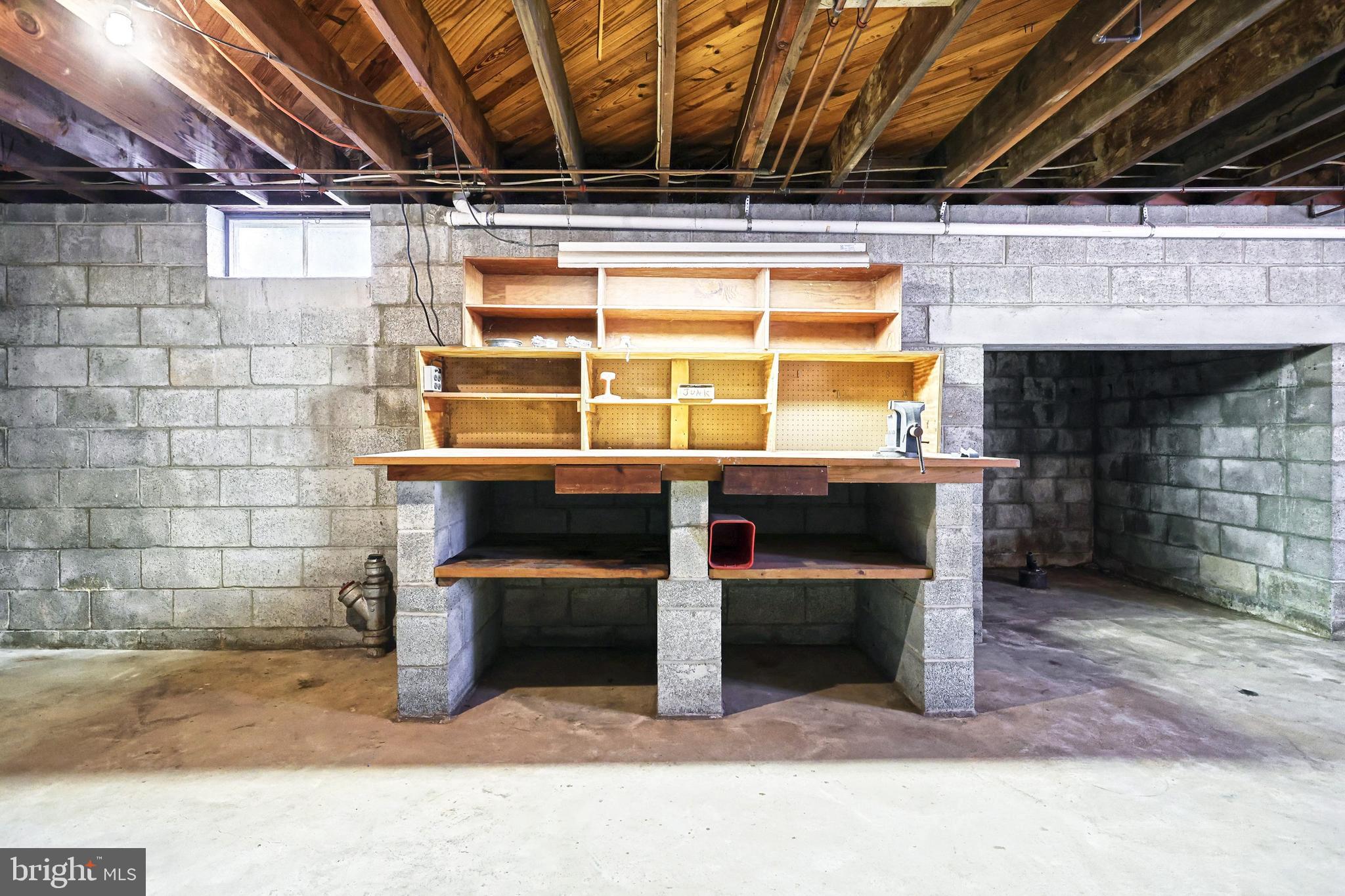 2334 Grantley Road York, PA 17403 - Photo 27 of 36