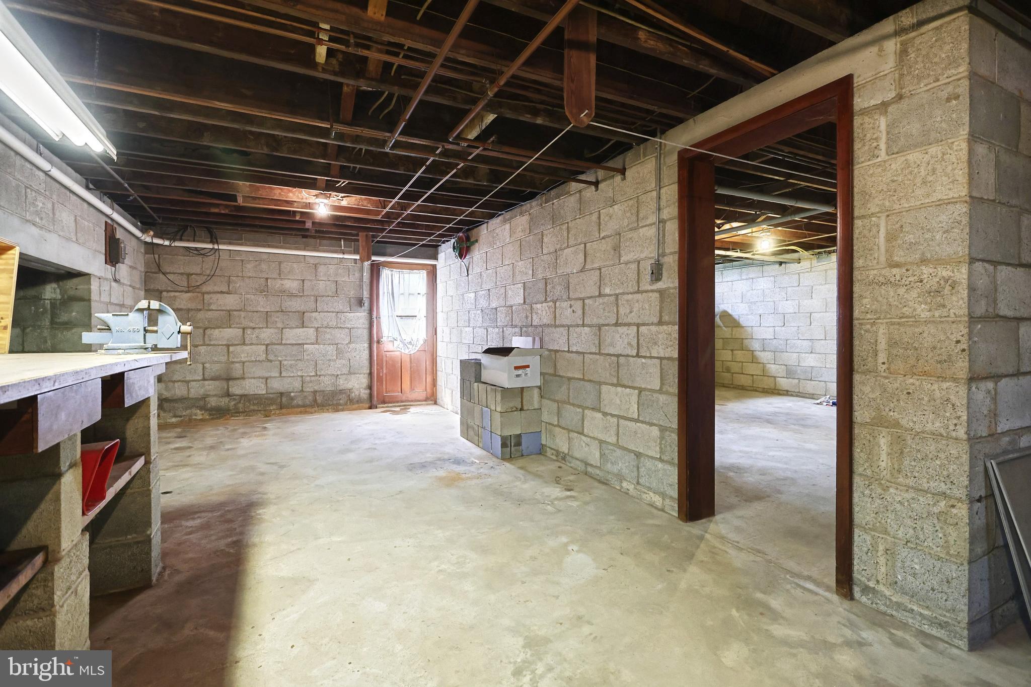 2334 Grantley Road York, PA 17403 - Photo 28 of 36