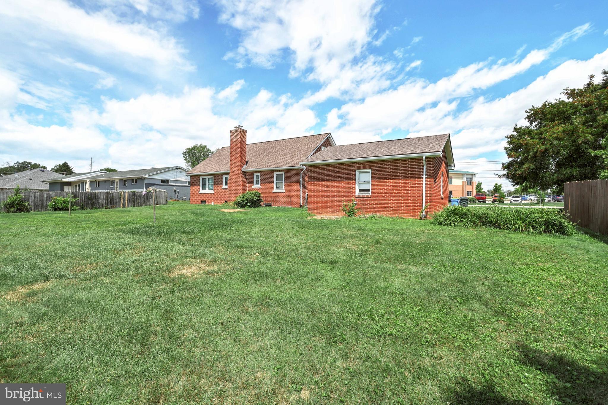 2334 Grantley Road York, PA 17403 - Photo 33 of 36