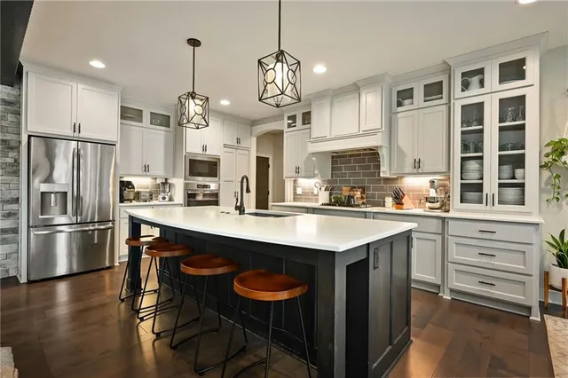 $699,000 | 214 Southwest Roosevelt Ridge, Lee's Summit, MO 64081