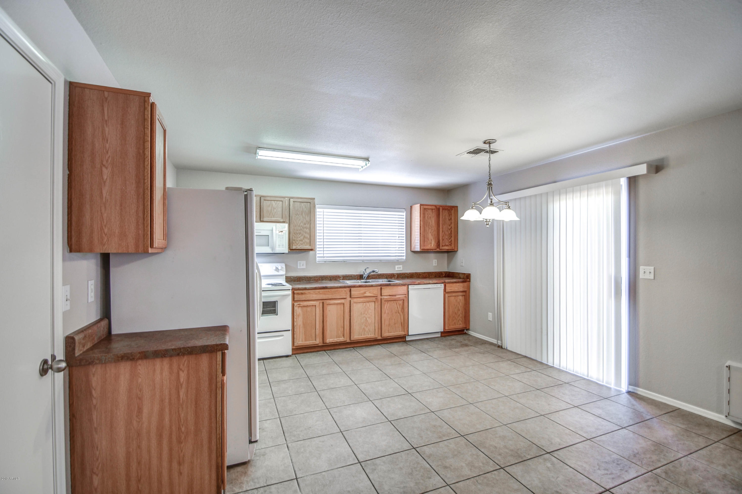 3366 South Chaparral Road Apache Junction, AZ 85119 - Photo 13 of 38 KITCHEN 3