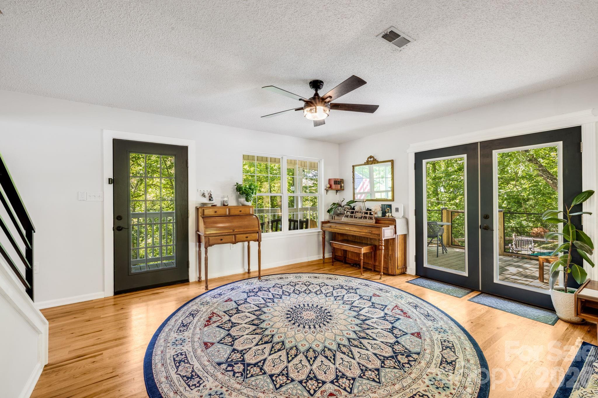 747 Osborne Road Clyde, NC 28721 - Photo 9 of 48