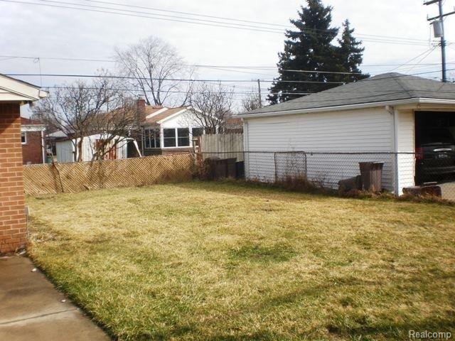 18151 Winsome Road Fraser, MI 48026 - Photo 7 of 7 261-942587 - Yard