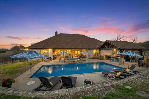 $725,000 | 128 Remuda Court East, Fort Worth, TX 76108