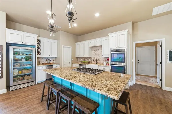 $724,995 | 128 Remuda Court East, Fort Worth, TX 76108