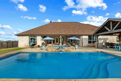 $725,000 | 128 Remuda Court East, Fort Worth, TX 76108
