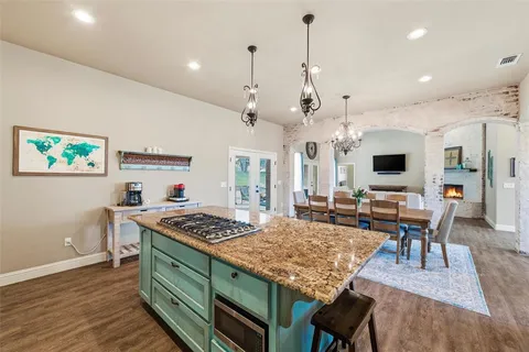 $725,000 | 128 Remuda Court East, Fort Worth, TX 76108