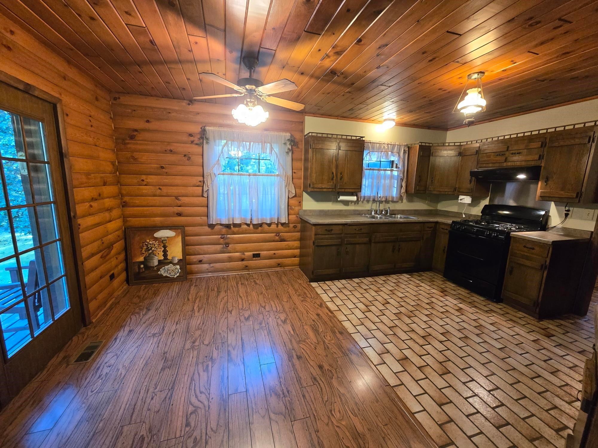8531 Lake Road Wisconsin Rapids, WI 54494 - Photo 7 of 39 Gallery Image 7