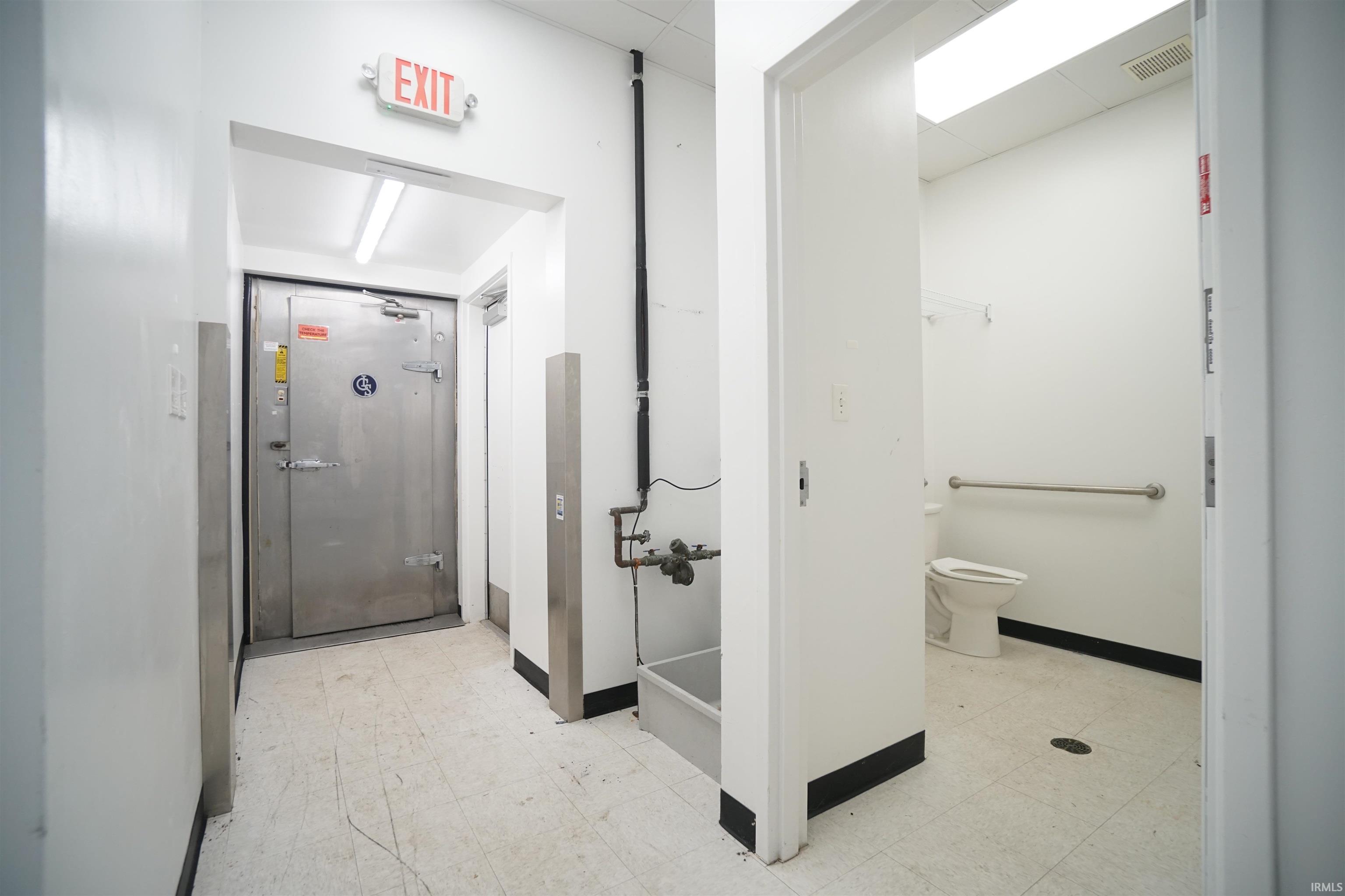 2950 Frontage Road Warsaw, IN 46580 - Photo 13 of 27