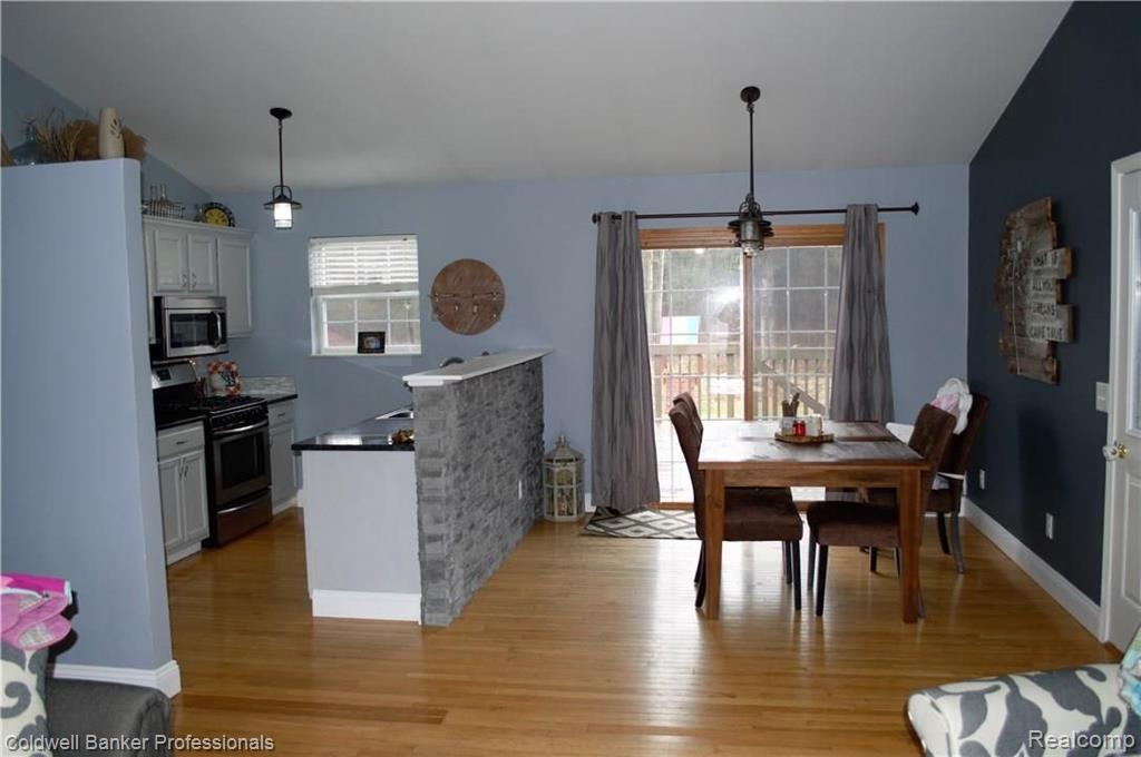 10144 East Stanley Road Davison, MI 48423 - Photo 5 of 23