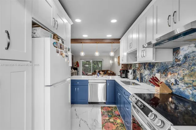 $155,000 | 1000 Hillcrest Court, Unit 207, Hollywood, FL 33021