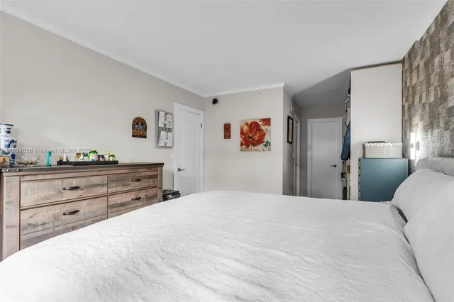 $155,000 | 1000 Hillcrest Court, Unit 207, Hollywood, FL 33021