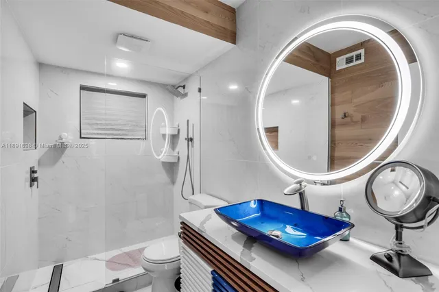 $155,000 | 1000 Hillcrest Court, Unit 207, Hollywood, FL 33021