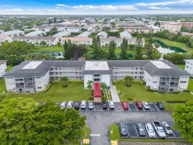 $155,000 | 1000 Hillcrest Court, Unit 207, Hollywood, FL 33021