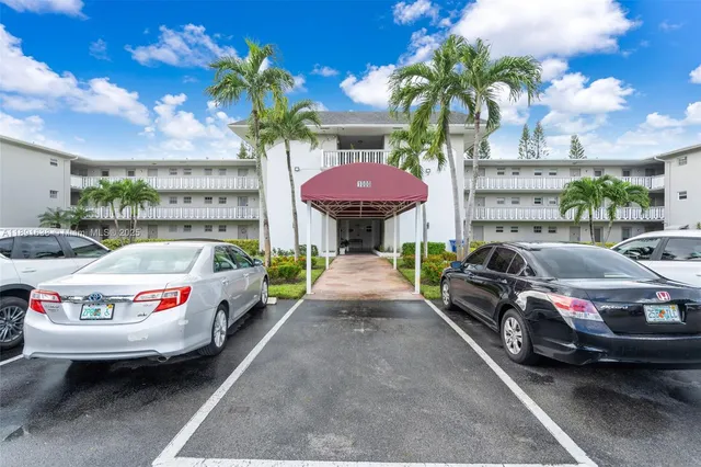 $155,000 | 1000 Hillcrest Court, Unit 207, Hollywood, FL 33021
