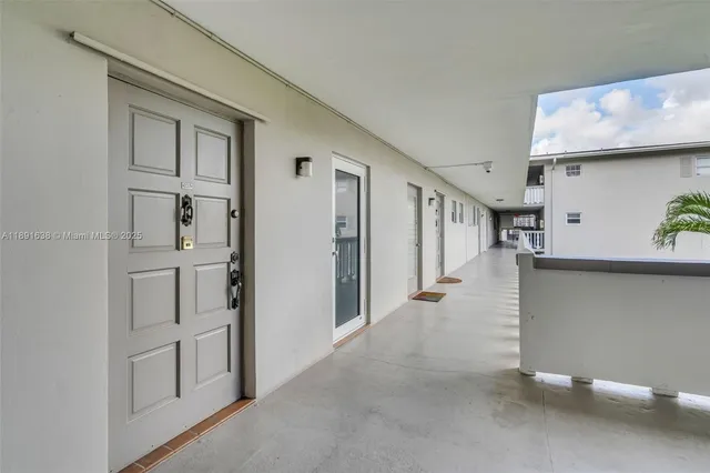 $155,000 | 1000 Hillcrest Court, Unit 207, Hollywood, FL 33021